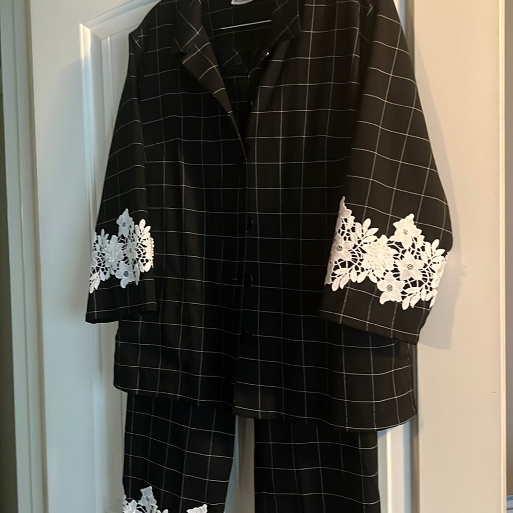 Capri Pant and Jacket Set